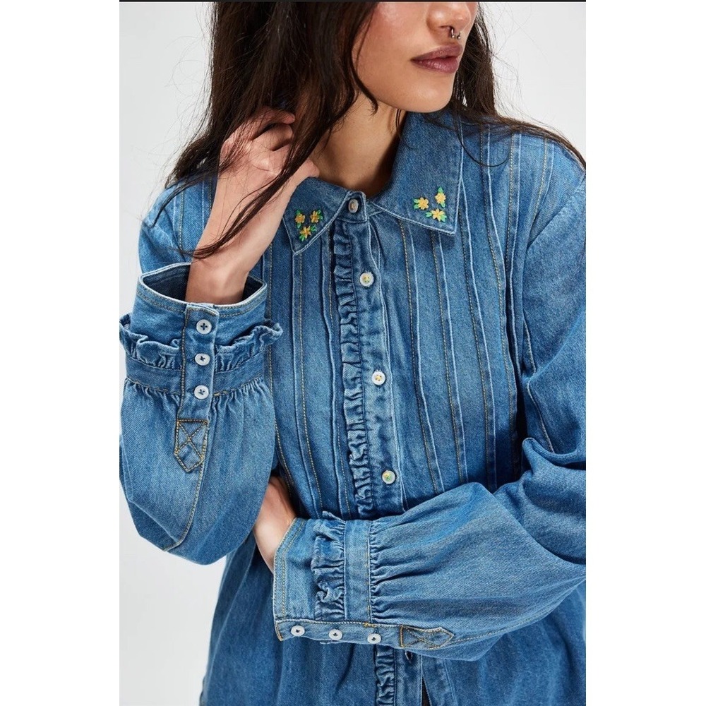 Free People Robin‎ Pintuck XL Cute Embroidered Flower Ruffles Denim Button Shirt